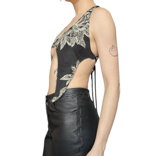 Vampi top (Black floral) - Image 4